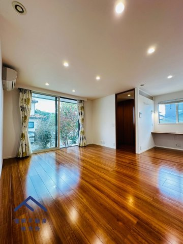 宗像市自由ヶ丘南４丁目　戸建ての居間・リビング