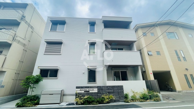 ライジングヒルズ