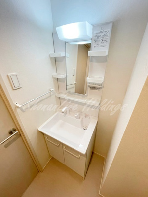 【洗面所】 | リブリ・フローラルコート大和南 | 明るい洗面所です
