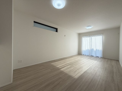 【居間・リビング】 | うるま市赤野（全3棟）A号棟 | A号棟　LDK16.62帖♪リビング収納付き♪