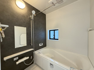 【浴室】 | うるま市赤野（全3棟）A号棟 | A号棟　浴室換気乾燥機付き♪