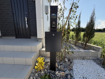 【設備】 | うるま市赤野（全3棟）A号棟 | A号棟　鍵付きポスト♪