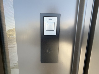 【玄関】 | うるま市赤野（全3棟）A号棟 | A号棟　スマートキー付き♪