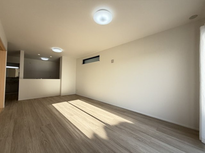 【居間・リビング】 | うるま市赤野（全3棟）A号棟 | A号棟　LDK16.62帖♪リビング収納付き♪