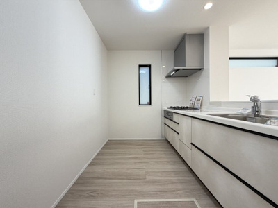 【キッチン】 | うるま市赤野（全3棟）A号棟 | A号棟　使いやすいシステムキッチン♪