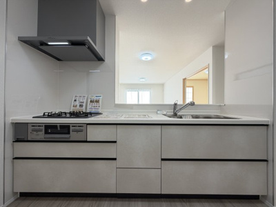 【キッチン】 | うるま市赤野（全3棟）A号棟 | A号棟　使いやすいシステムキッチン♪