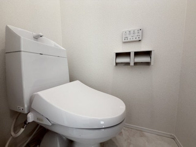【トイレ】 | うるま市赤野（全3棟）A号棟 | A号棟　温水洗浄便座♪