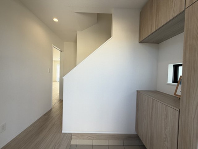 【玄関】 | うるま市赤野（全3棟）A号棟 | A号棟　十分な収納付き玄関♪