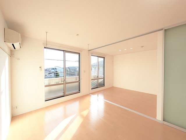 ヴィラーチェＢの居間・リビング