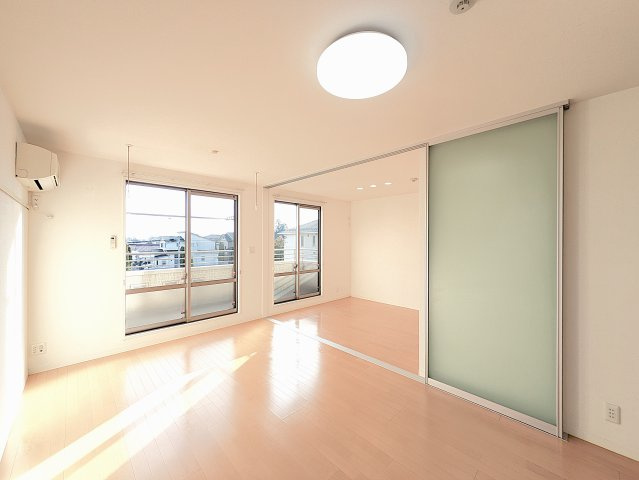 ヴィラーチェＢの居間・リビング