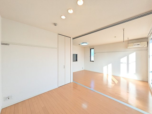 ヴィラーチェＢの居間・リビング