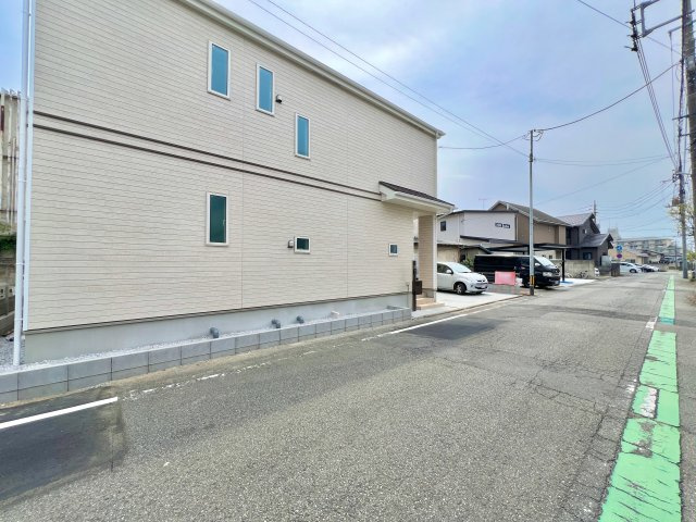 前橋市表町の前面道路含む現地写真|子育て世代に嬉しい、静かで安全な立地