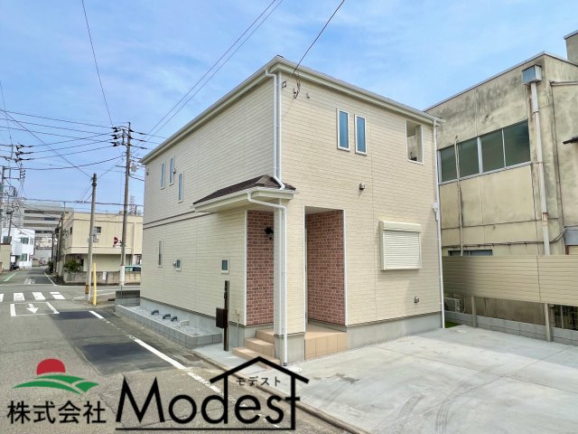 前橋市表町の外観|「今週ちょっと見てみようかな」そんな気軽さでOKです！
お忙しい方も安心♪平日夜もゆっくりご見学いただけます。
年中無休で受付中！事前予約がおすすめです。