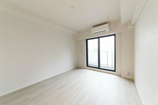 プラウドフラット渋谷富ヶ谷の居間・リビング|【洋室】■エアコン■カスタムハンガー■24時間換気システム