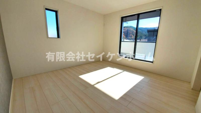 比企郡小川町　新築住宅　小川駅徒歩17分の洋室|広々とした洋室です