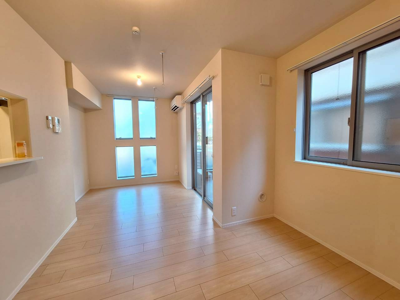 シャロン Ｋの洋室|リビングダイニング