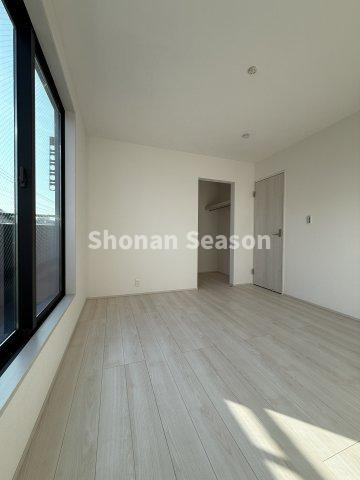 【洋室】 | どのお部屋にも収納があるので、お部屋がスッキリお片付け可能◎