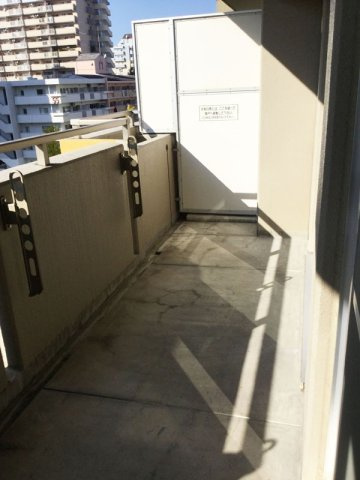 大阪市此花区高見１丁目の賃貸マンションのバルコニー