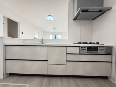 【キッチン】 | うるま市赤野（全3棟）C号棟 | C号棟　使いやすいシステムキッチン♪