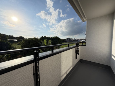 【バルコニー】 | うるま市赤野（全3棟）C号棟 | C号棟　インナーバルコニー♪