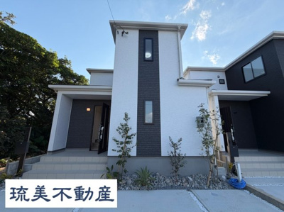 【外観】 | うるま市赤野（全3棟）C号棟 | C号棟　並列駐車3台可♪お庭付き♪