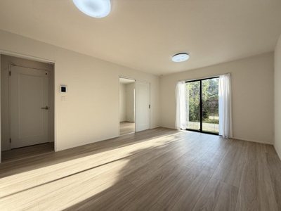 【居間・リビング】 | うるま市赤野（全3棟）C号棟 | C号棟　LDK16帖♪