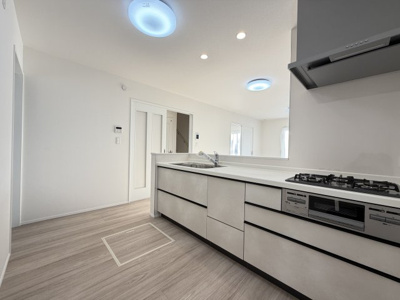 【キッチン】 | うるま市赤野（全3棟）C号棟 | C号棟　使いやすいシステムキッチン♪