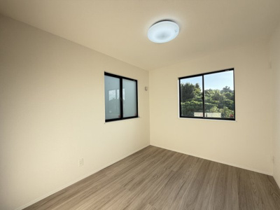 【洋室】 | うるま市赤野（全3棟）C号棟 | C号棟　洋室5.75帖＋収納付き♪