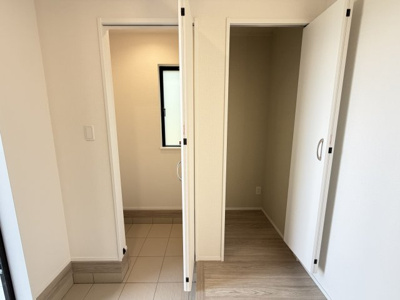 【玄関】 | うるま市赤野（全3棟）C号棟 | C号棟　SIC＋玄関ホール収納付き♪