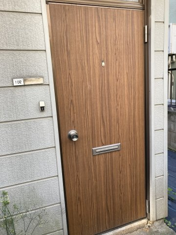 菅原荘の玄関