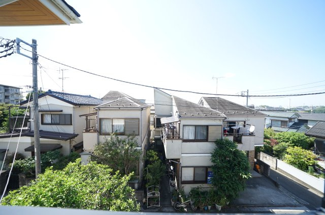 開放感ある角地×広々19.5帖LDK｜リビングイン階段で家族がつながる新築戸建て★仲介手数料無料★の展望|周囲に高い建物が少なく、空の広がりを感じられる眺望。開放感があり、気持ちよく過ごせる住環境です。