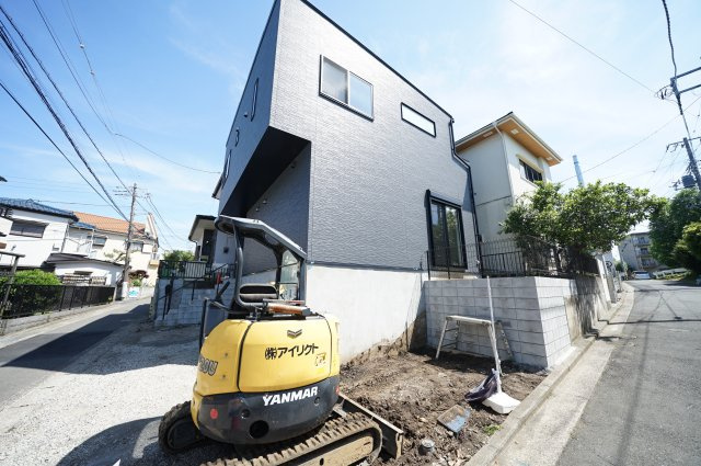 開放感ある角地×広々19.5帖LDK｜リビングイン階段で家族がつながる新築戸建て★仲介手数料無料★
