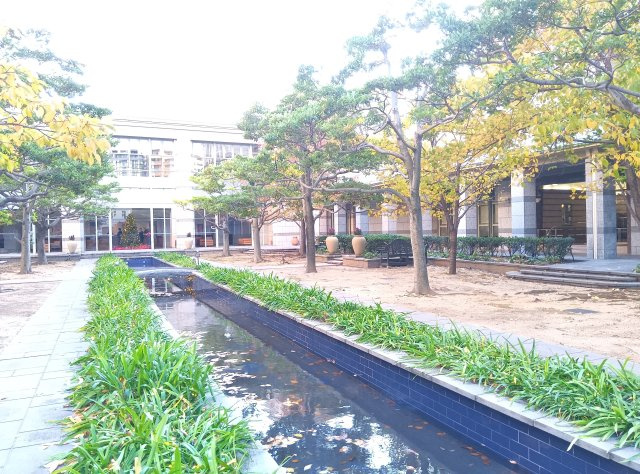 オーキッドコート湖南館の庭