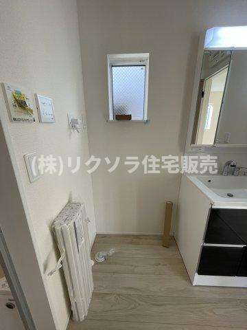 太秦東が丘　新築一戸建てのランドリースペース|ドラム式も設置可能
■物件内覧・資金計画相談・住宅ローン相談、リフォーム相談、お問合せ受付中■
※当日・翌日のご内覧、ご相談はお電話でのお問合せがスムーズです！