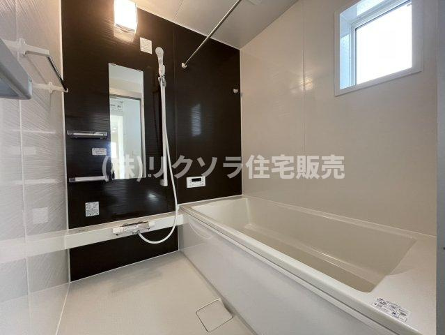 太秦東が丘　新築一戸建ての浴室|浴室乾燥機付き
■物件内覧・資金計画相談・住宅ローン相談、リフォーム相談、お問合せ受付中■
※当日・翌日のご内覧、ご相談はお電話でのお問合せがスムーズです！