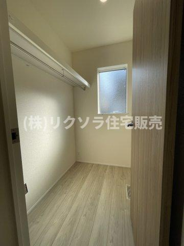 太秦東が丘　新築一戸建ての収納|玄関収納　ファミリークローゼット
■物件内覧・資金計画相談・住宅ローン相談、リフォーム相談、お問合せ受付中■
※当日・翌日のご内覧、ご相談はお電話でのお問合せがスムーズです！