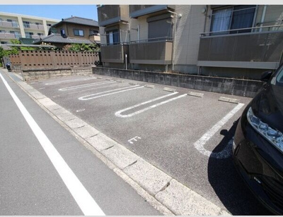 【駐車場】 | ロイヤルセゾン美里