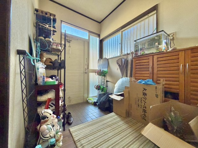 古河市仁連中古物件の玄関