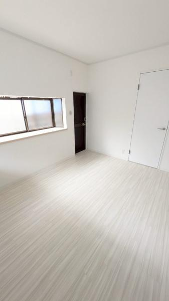 豊中市千里園3丁目　中古戸建の居間・リビング|居間です