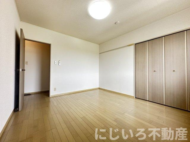 エスパシオ那賀川Bの居間・リビング