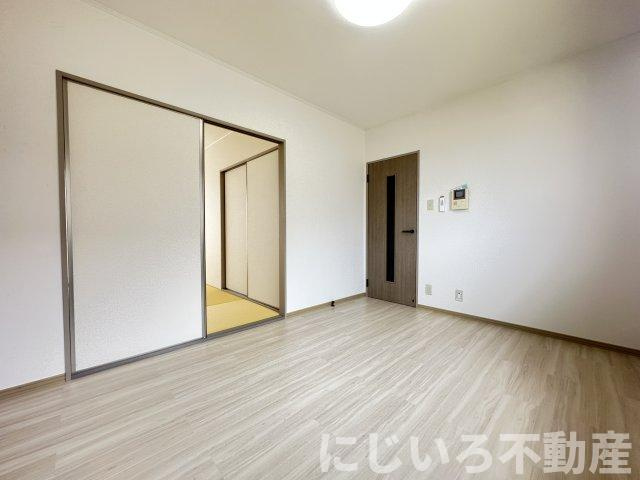 エスパシオ那賀川Bの居間・リビング