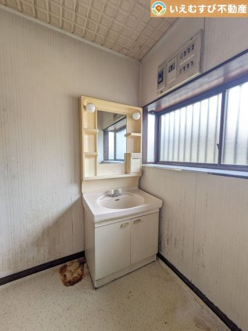 熊谷市市ノ坪　中古戸建の独立洗面台