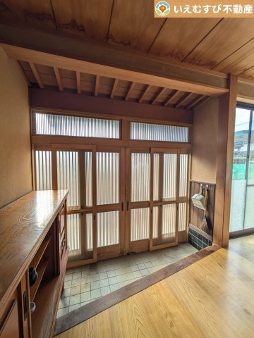 熊谷市市ノ坪　中古戸建の玄関