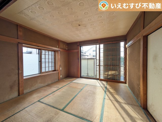 熊谷市市ノ坪　中古戸建の居間・リビング