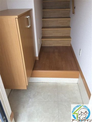 メゾン・シャルマン・エルの玄関|パース写真