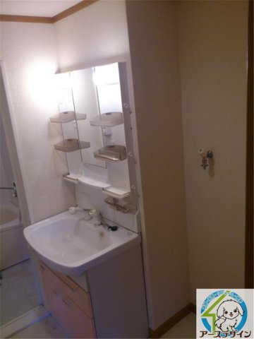 メゾン・シャルマン・エルの洗面所|パース写真