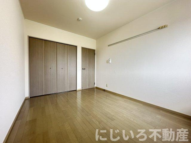 エスパシオ那賀川Bの居間・リビング