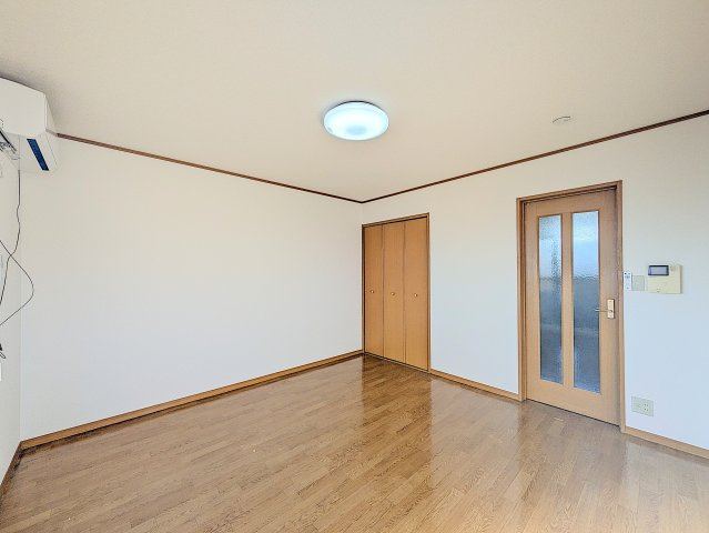 ハピネスの洋室