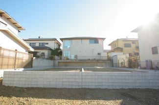 【外観】 | 【仲介手数料無料！！】八王子市鹿島　新築戸建て（全2棟）1号棟　5499万円 | 令和７年12月12日撮影　建築中