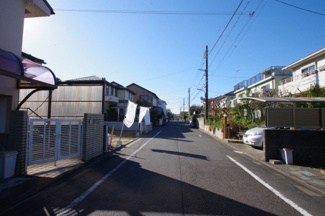 【前面道路含む現地写真】 | 【仲介手数料無料！！】八王子市鹿島　新築戸建て（全2棟）1号棟　5499万円 | 令和７年12月12日撮影　建築中